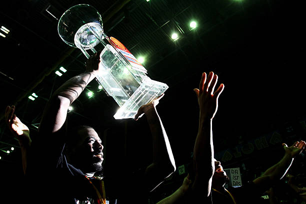 面对来自其 面对来自其